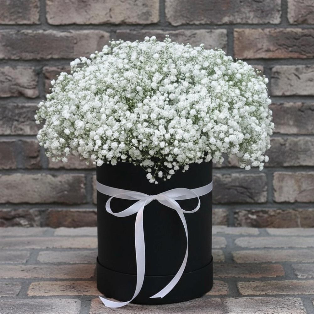 Цветочная композиция из Гипсофила в шляпной коробке в Ардатове Республики Мордовия