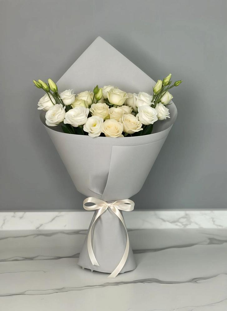 Букет цветов из: Розы и Лизиантусы в Ардатове Республики Мордовия