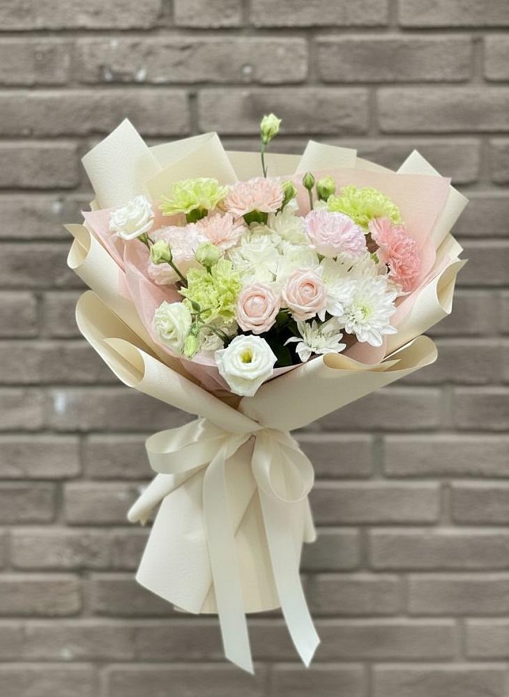 Букет цветов из: Гвоздики, Розы, Лизиантусы и Хризантемы в Ардатове Республики Мордовия