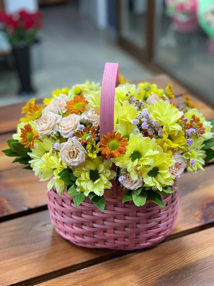 Цветочная композиция из Хризантемы и Розы в корзине в Ардатове Республики Мордовия