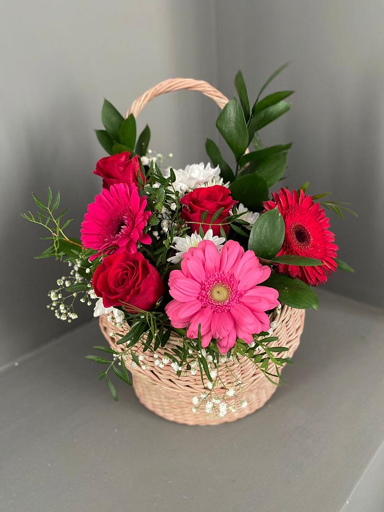 Цветочная композиция из Розы, Хризантемы и Герберы в корзине в Ардатове Республики Мордовия