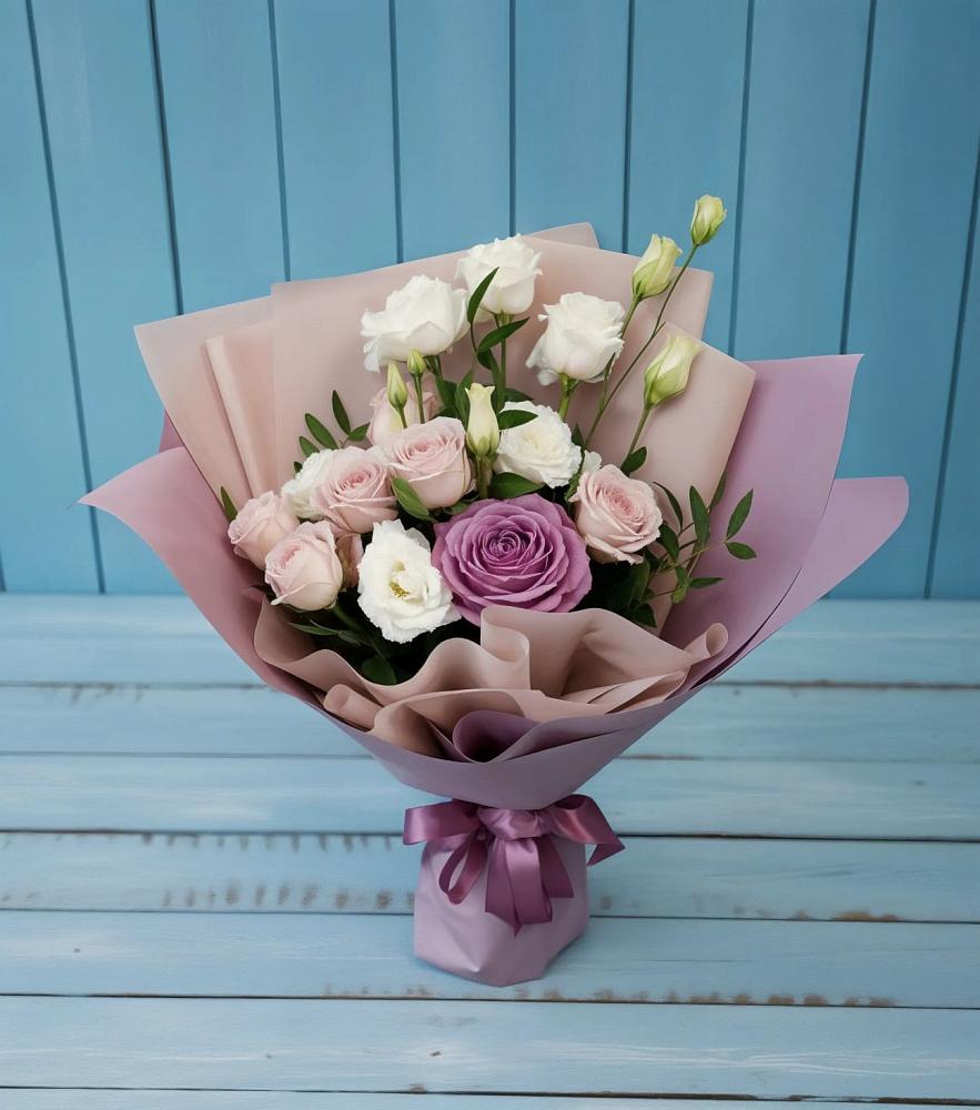 Букет цветов из: Розы и Лизиантусы в Ардатове Республики Мордовия